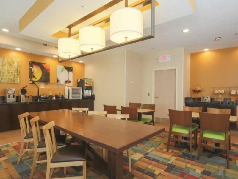 Baymont By Wyndham Tulsa Hotel Екстериор снимка