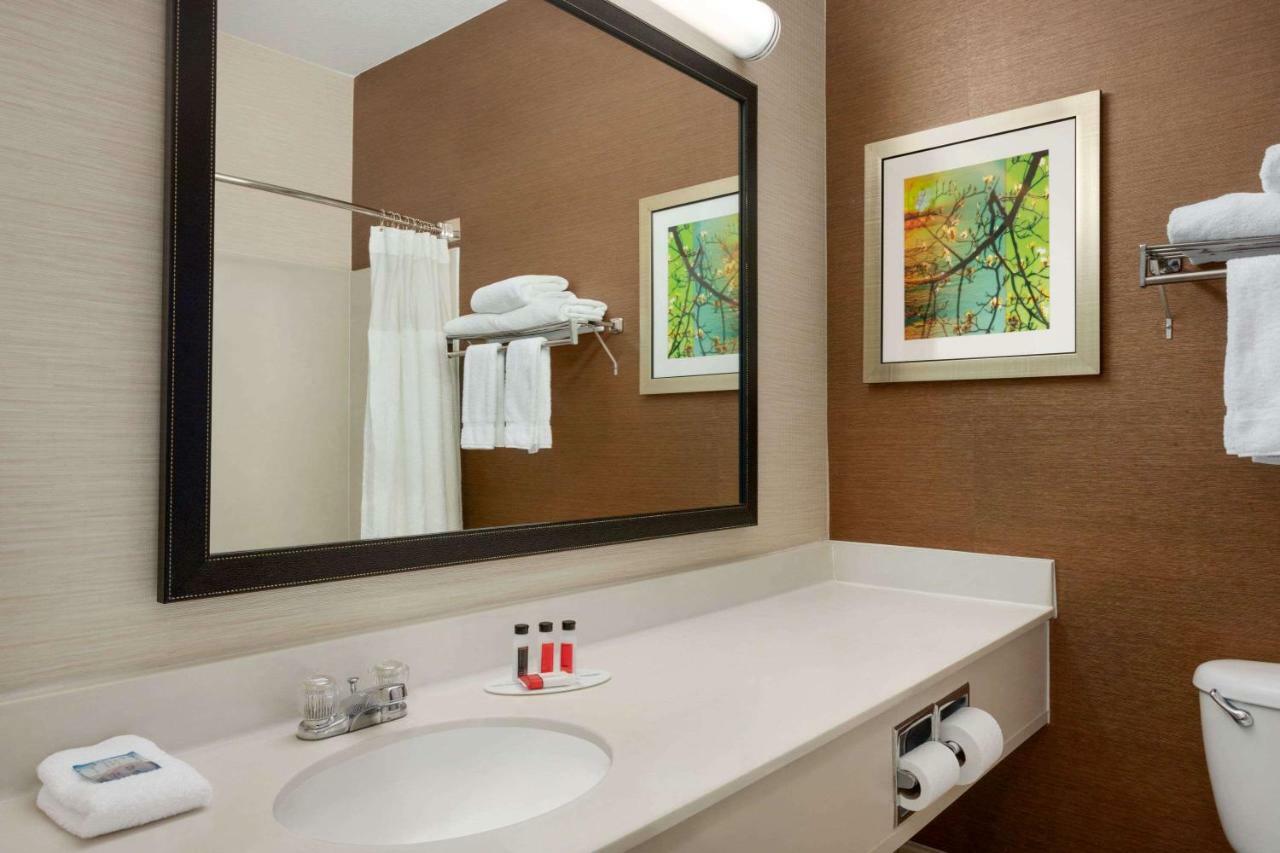 Baymont By Wyndham Tulsa Hotel Екстериор снимка