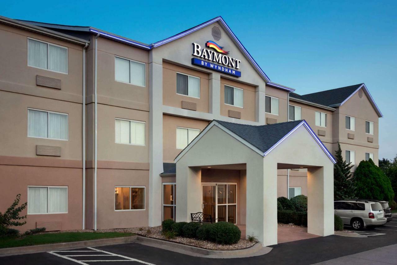 Baymont By Wyndham Tulsa Hotel Екстериор снимка