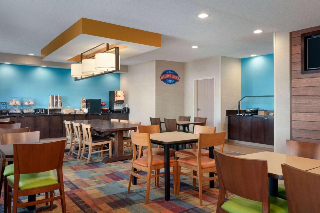 Baymont By Wyndham Tulsa Hotel Екстериор снимка