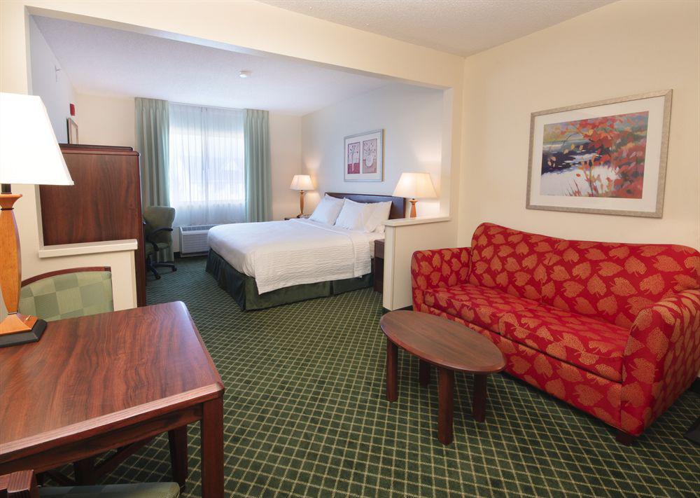 Baymont By Wyndham Tulsa Hotel Екстериор снимка