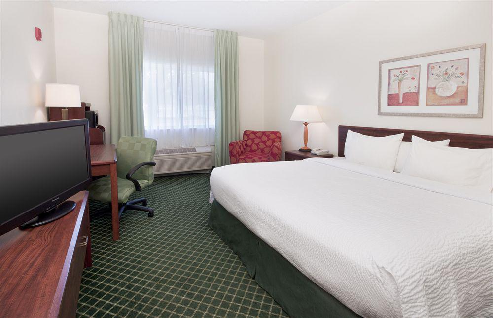 Baymont By Wyndham Tulsa Hotel Екстериор снимка